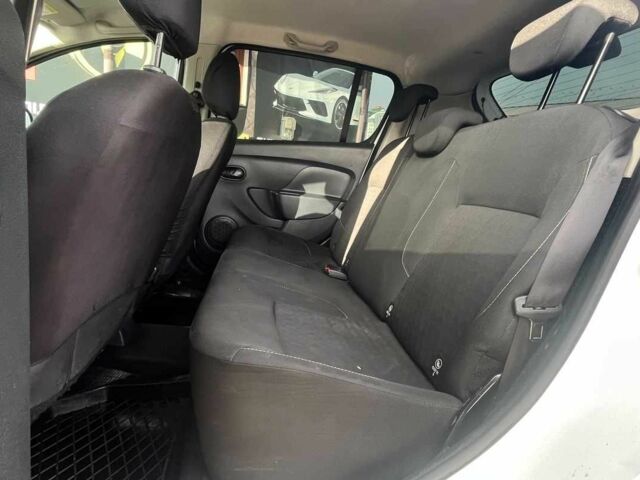 Белый Дачия Сандеро, объемом двигателя 0 л и пробегом 128 тыс. км за 5400 $, фото 15 на Automoto.ua