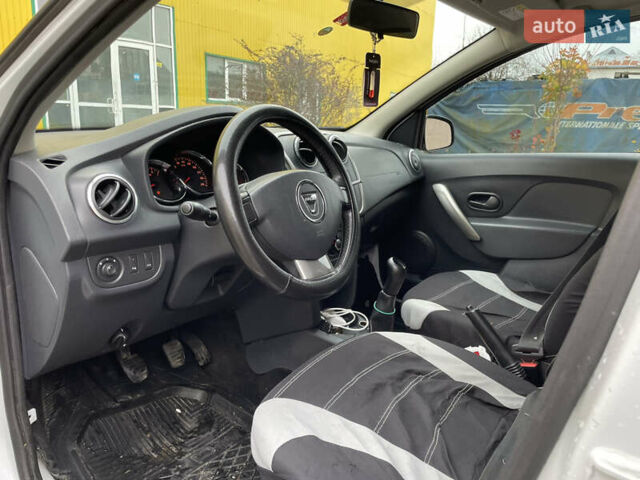 Белый Дачия Сандеро, объемом двигателя 0.9 л и пробегом 127 тыс. км за 5250 $, фото 25 на Automoto.ua