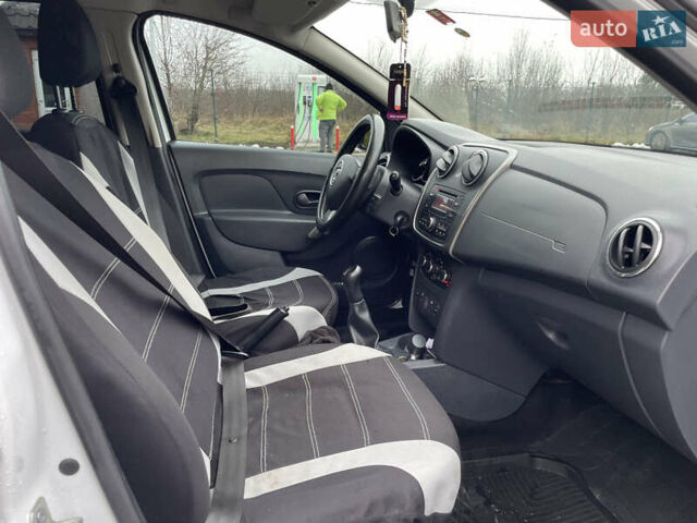 Белый Дачия Сандеро, объемом двигателя 0.9 л и пробегом 127 тыс. км за 4900 $, фото 18 на Automoto.ua