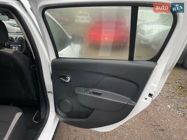 Белый Дачия Сандеро, объемом двигателя 1 л и пробегом 60 тыс. км за 8500 $, фото 13 на Automoto.ua
