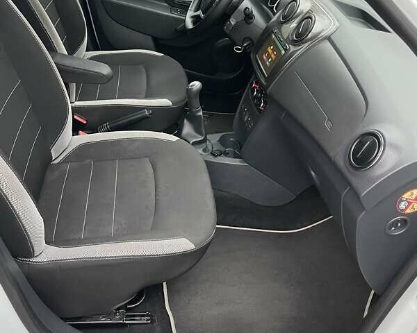 Белый Дачия Сандеро, объемом двигателя 1 л и пробегом 60 тыс. км за 8500 $, фото 12 на Automoto.ua