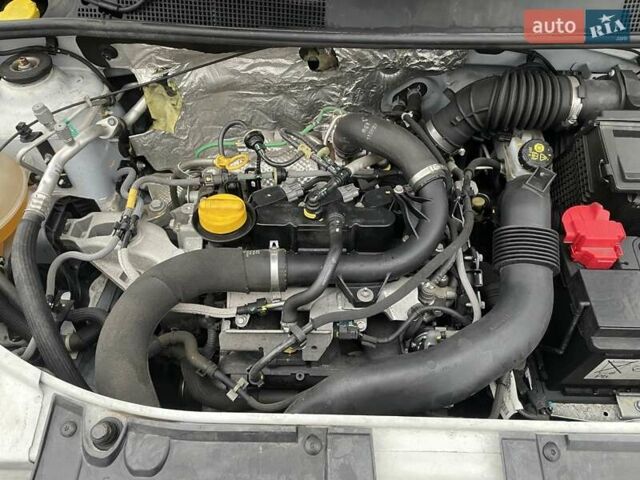 Белый Дачия Сандеро, объемом двигателя 1 л и пробегом 60 тыс. км за 8500 $, фото 27 на Automoto.ua