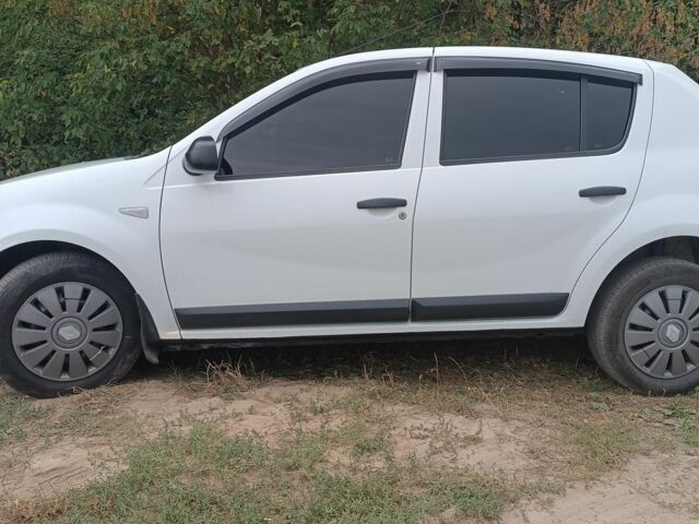 Белый Дачия Сандеро, объемом двигателя 1.6 л и пробегом 198 тыс. км за 5000 $, фото 3 на Automoto.ua