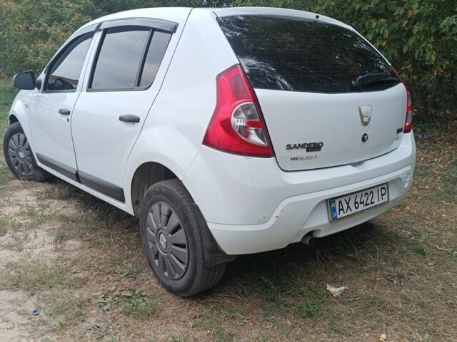 Белый Дачия Сандеро, объемом двигателя 1.6 л и пробегом 198 тыс. км за 5000 $, фото 4 на Automoto.ua