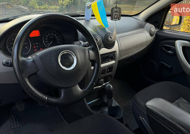 Бежевый Дачия Сандеро, объемом двигателя 1.39 л и пробегом 98 тыс. км за 5200 $, фото 1 на Automoto.ua