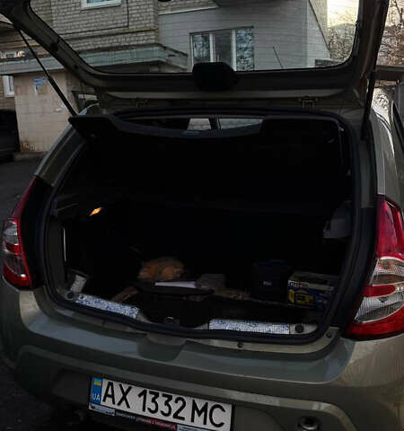 Бежевый Дачия Сандеро, объемом двигателя 1.39 л и пробегом 98 тыс. км за 5200 $, фото 2 на Automoto.ua