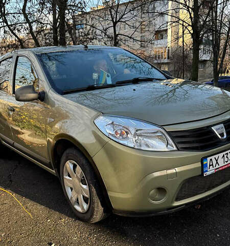 Бежевый Дачия Сандеро, объемом двигателя 1.39 л и пробегом 98 тыс. км за 5200 $, фото 5 на Automoto.ua