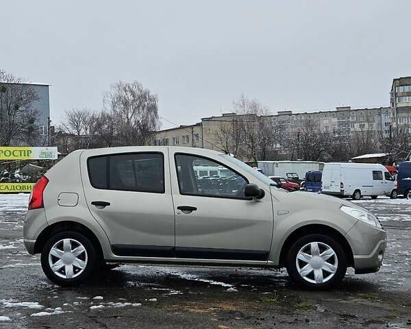 Бежевый Дачия Сандеро, объемом двигателя 1.4 л и пробегом 140 тыс. км за 4900 $, фото 4 на Automoto.ua