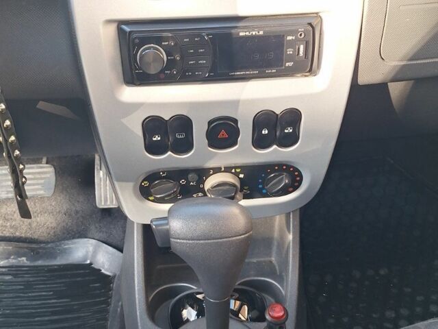 Бежевый Дачия Сандеро, объемом двигателя 1.6 л и пробегом 151 тыс. км за 6500 $, фото 17 на Automoto.ua