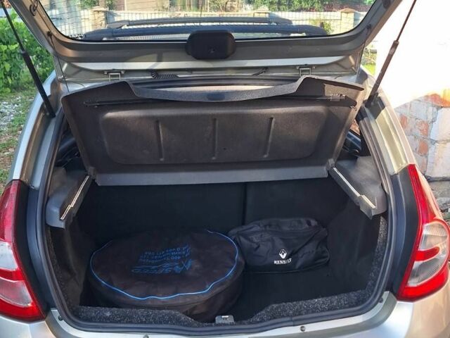 Бежевый Дачия Сандеро, объемом двигателя 1.6 л и пробегом 151 тыс. км за 6500 $, фото 11 на Automoto.ua