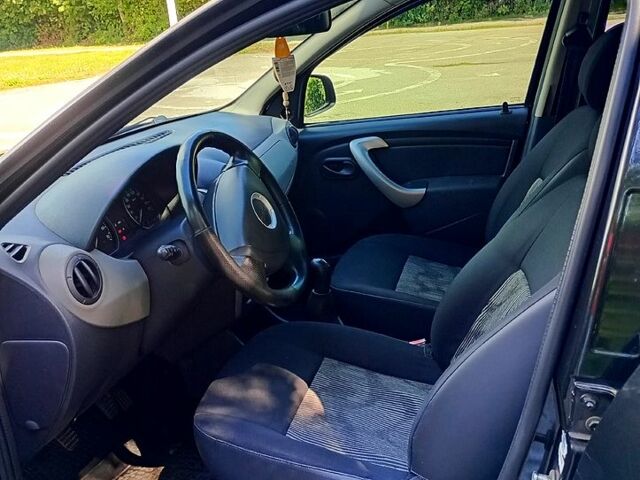 Черный Дачия Сандеро, объемом двигателя 1.1 л и пробегом 192 тыс. км за 4700 $, фото 4 на Automoto.ua