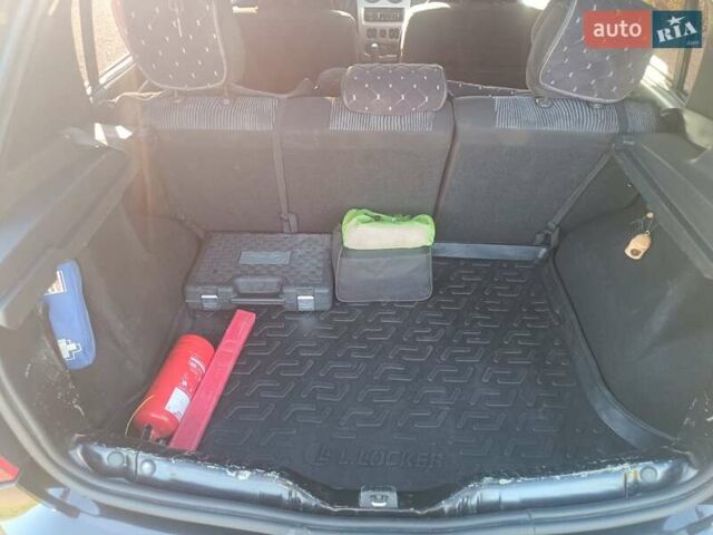 Черный Дачия Сандеро, объемом двигателя 1.6 л и пробегом 180 тыс. км за 5300 $, фото 12 на Automoto.ua