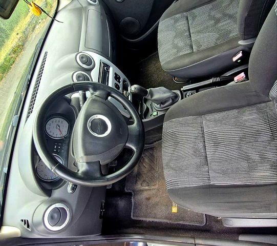 Черный Дачия Сандеро, объемом двигателя 1.4 л и пробегом 155 тыс. км за 4100 $, фото 4 на Automoto.ua