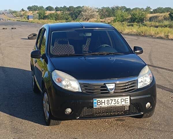 Черный Дачия Сандеро, объемом двигателя 1.6 л и пробегом 180 тыс. км за 5300 $, фото 2 на Automoto.ua
