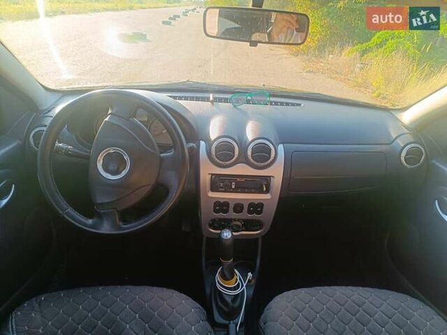 Черный Дачия Сандеро, объемом двигателя 1.6 л и пробегом 180 тыс. км за 5300 $, фото 7 на Automoto.ua