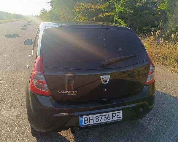 Черный Дачия Сандеро, объемом двигателя 1.6 л и пробегом 180 тыс. км за 5300 $, фото 4 на Automoto.ua