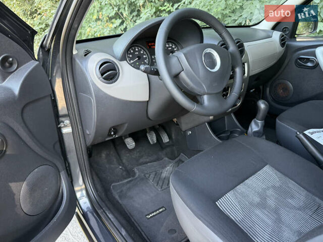 Черный Дачия Сандеро, объемом двигателя 1.2 л и пробегом 180 тыс. км за 4900 $, фото 21 на Automoto.ua