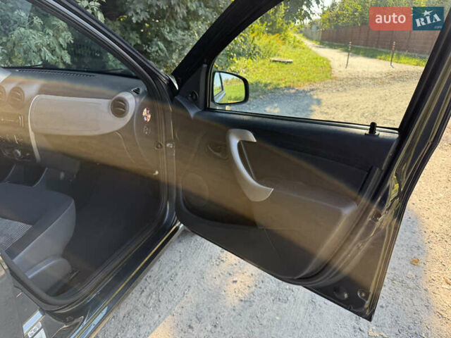 Черный Дачия Сандеро, объемом двигателя 1.2 л и пробегом 180 тыс. км за 4900 $, фото 7 на Automoto.ua