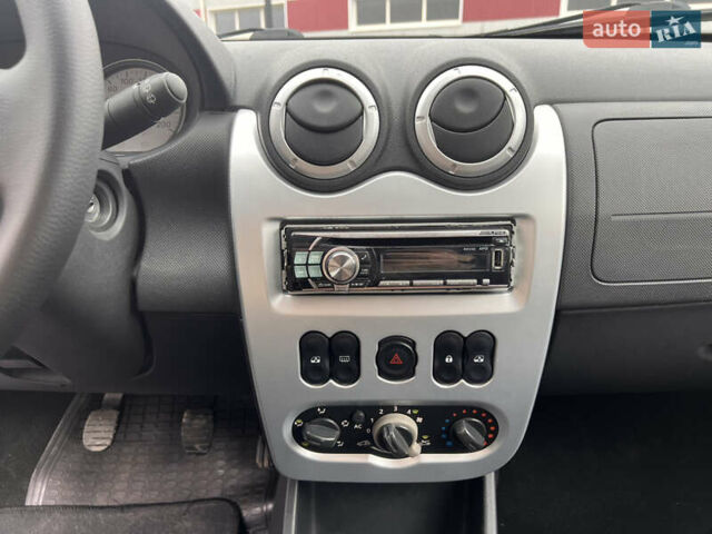 Чорний Дачія Sandero, об'ємом двигуна 1.6 л та пробігом 136 тис. км за 4950 $, фото 15 на Automoto.ua