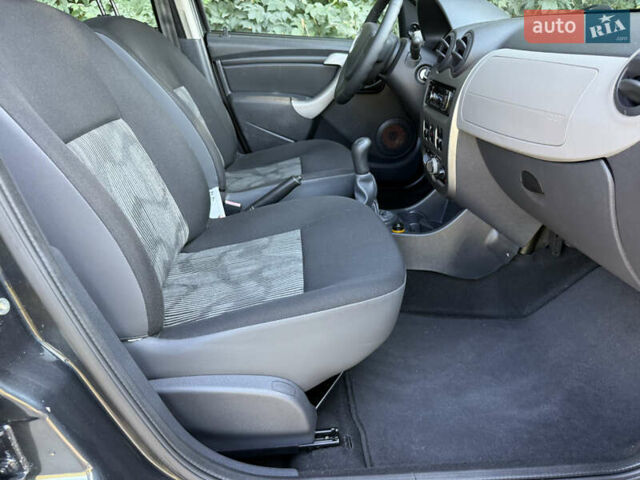 Черный Дачия Сандеро, объемом двигателя 1.2 л и пробегом 180 тыс. км за 4900 $, фото 8 на Automoto.ua