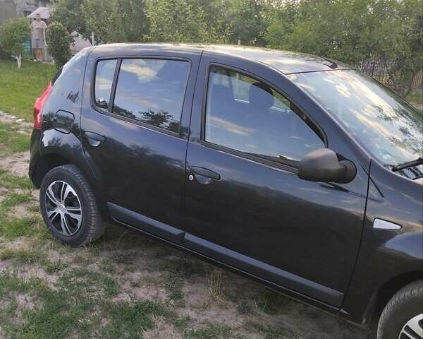 Черный Дачия Сандеро, объемом двигателя 1.2 л и пробегом 300 тыс. км за 4000 $, фото 1 на Automoto.ua