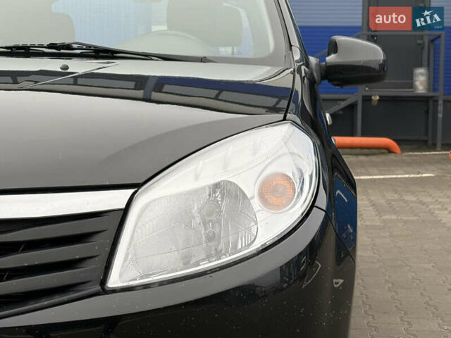 Черный Дачия Сандеро, объемом двигателя 1.6 л и пробегом 131 тыс. км за 5750 $, фото 10 на Automoto.ua