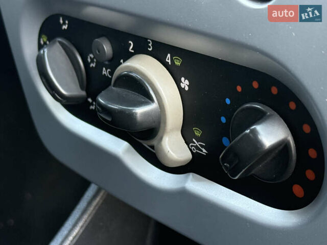 Чорний Дачія Sandero, об'ємом двигуна 1.6 л та пробігом 131 тис. км за 5999 $, фото 27 на Automoto.ua