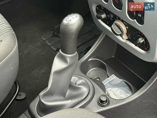 Черный Дачия Сандеро, объемом двигателя 1.6 л и пробегом 131 тыс. км за 5750 $, фото 33 на Automoto.ua