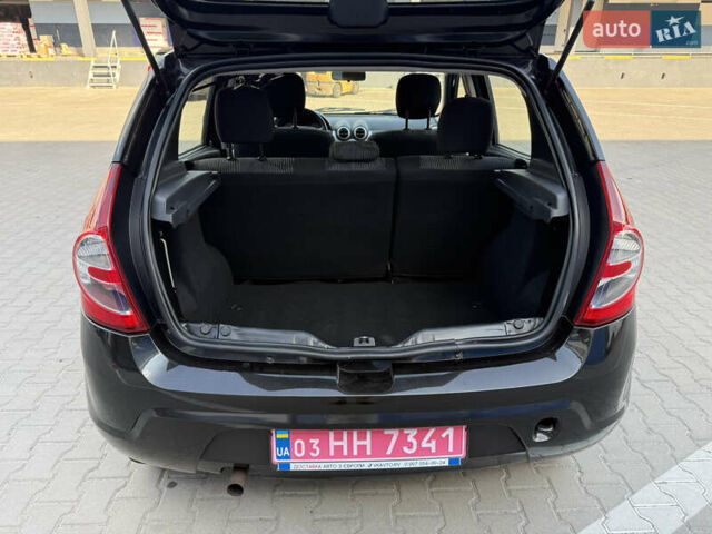 Чорний Дачія Sandero, об'ємом двигуна 1.6 л та пробігом 131 тис. км за 5999 $, фото 17 на Automoto.ua