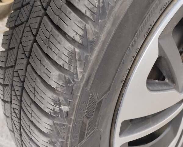 Черный Дачия Сандеро, объемом двигателя 1.2 л и пробегом 300 тыс. км за 4000 $, фото 6 на Automoto.ua