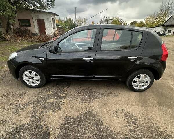 Дачия Сандеро 2011 в Новоукраинке на Automoto.ua Черный Дачия Сандеро, объемом двигателя 1.6 л и пробегом 131 тыс. км за 6400 $, фото 2 на Automoto.ua
