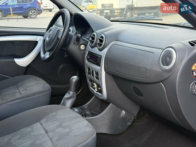 Чорний Дачія Sandero, об'ємом двигуна 1.6 л та пробігом 170 тис. км за 5999 $, фото 32 на Automoto.ua