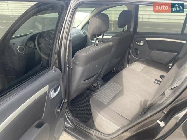 Дачия Сандеро 2012 в Первомайск на Automoto.ua Черный Дачия Сандеро, объемом двигателя 1.5 л и пробегом 222 тыс. км за 4800 $, фото 8 на Automoto.ua