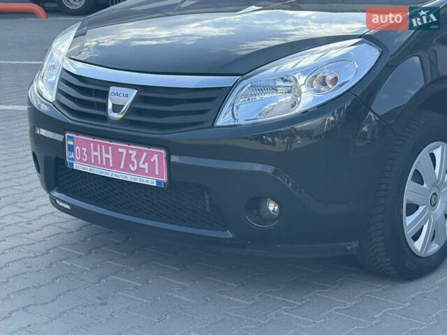Чорний Дачія Sandero, об'ємом двигуна 1.6 л та пробігом 170 тис. км за 5999 $, фото 13 на Automoto.ua