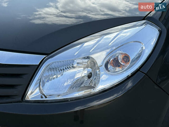 Чорний Дачія Sandero, об'ємом двигуна 1.6 л та пробігом 170 тис. км за 5999 $, фото 14 на Automoto.ua
