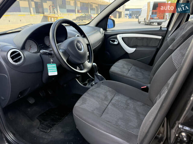 Чорний Дачія Sandero, об'ємом двигуна 1.6 л та пробігом 170 тис. км за 5999 $, фото 20 на Automoto.ua