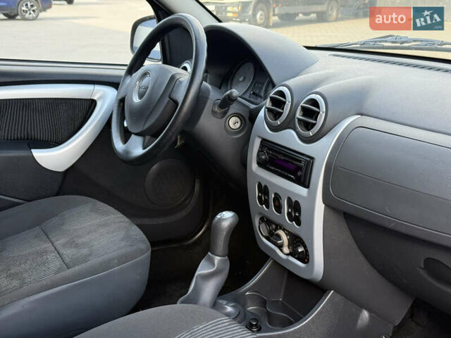 Чорний Дачія Sandero, об'ємом двигуна 1.6 л та пробігом 170 тис. км за 5999 $, фото 31 на Automoto.ua