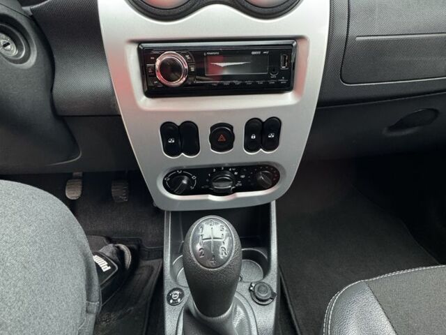 Коричневый Дачия Сандеро, объемом двигателя 1.6 л и пробегом 189 тыс. км за 6300 $, фото 12 на Automoto.ua