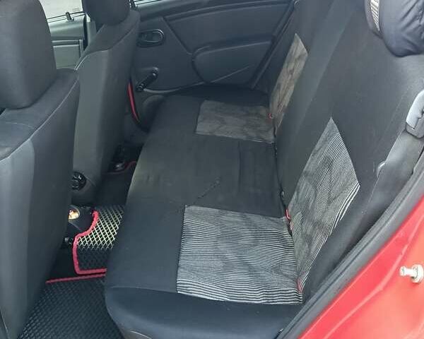 Красный Дачия Сандеро, объемом двигателя 1.4 л и пробегом 275 тыс. км за 4200 $, фото 8 на Automoto.ua