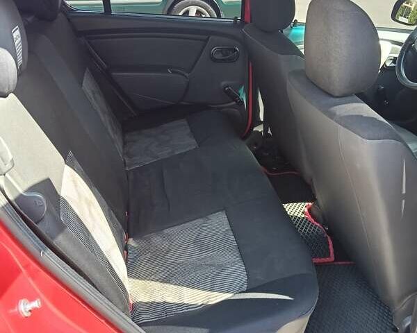 Красный Дачия Сандеро, объемом двигателя 1.4 л и пробегом 275 тыс. км за 4200 $, фото 12 на Automoto.ua