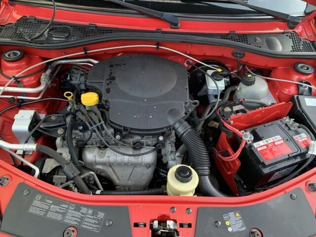 Красный Дачия Сандеро, объемом двигателя 1.4 л и пробегом 200 тыс. км за 5000 $, фото 2 на Automoto.ua