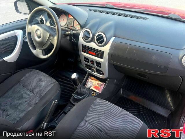 Червоний Дачія Sandero, об'ємом двигуна 1.6 л та пробігом 232 тис. км за 4800 $, фото 6 на Automoto.ua