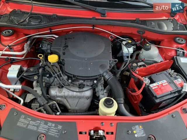 Красный Дачия Сандеро, объемом двигателя 1.4 л и пробегом 220 тыс. км за 4900 $, фото 2 на Automoto.ua