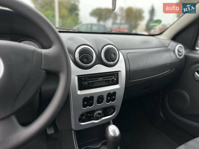 Червоний Дачія Sandero, об'ємом двигуна 1.4 л та пробігом 166 тис. км за 5600 $, фото 29 на Automoto.ua