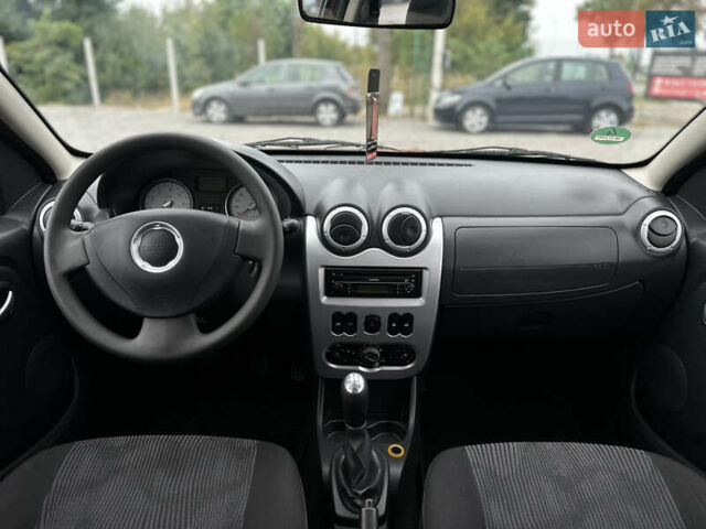 Червоний Дачія Sandero, об'ємом двигуна 1.4 л та пробігом 166 тис. км за 5600 $, фото 48 на Automoto.ua