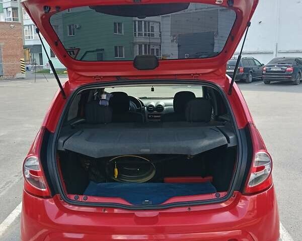 Красный Дачия Сандеро, объемом двигателя 1.4 л и пробегом 275 тыс. км за 4200 $, фото 13 на Automoto.ua