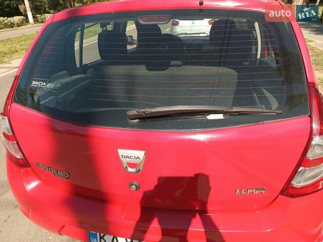 Красный Дачия Сандеро, объемом двигателя 1.39 л и пробегом 192 тыс. км за 3999 $, фото 4 на Automoto.ua