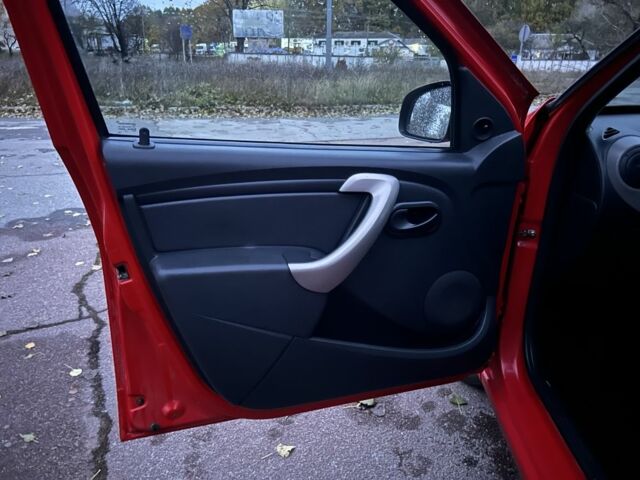 Червоний Дачія Sandero, об'ємом двигуна 1.1 л та пробігом 174 тис. км за 2999 $, фото 9 на Automoto.ua