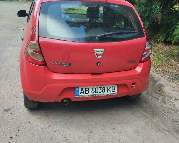 Червоний Дачія Sandero, об'ємом двигуна 1.4 л та пробігом 221 тис. км за 3700 $, фото 4 на Automoto.ua