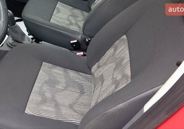 Красный Дачия Сандеро, объемом двигателя 1.15 л и пробегом 115 тыс. км за 4500 $, фото 6 на Automoto.ua